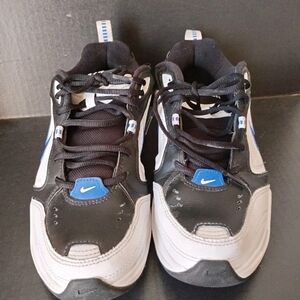 Nike Air Monarch 4E Size 8
